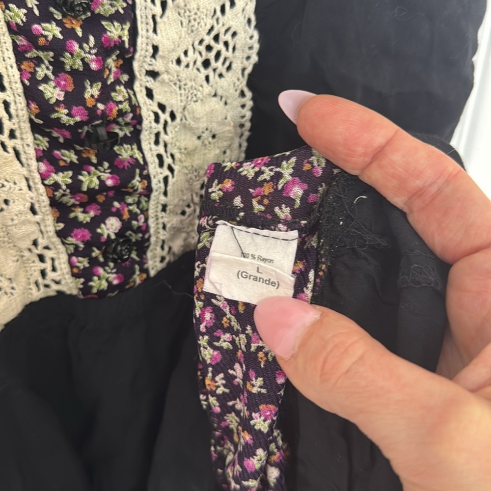 Dejavu Black Dress with Lace and Floral Accent - Picture 8 of 8